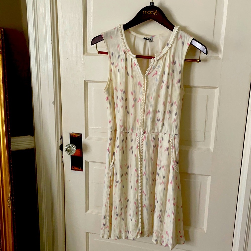 Q&A white dress